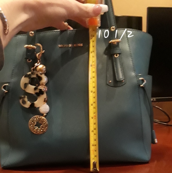 Michael Kors East West Voyager Tote Bag - Picture 7 of 16